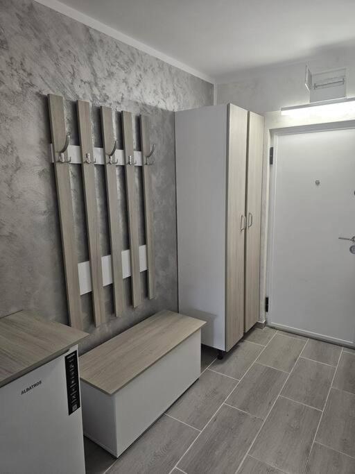 Chic Galati Apartment: Urban Escape Buitenkant foto